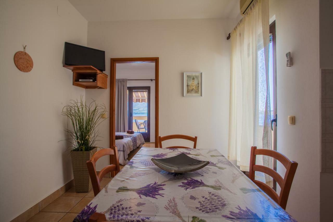 Apartmani Komesic Zubovici Exterior photo