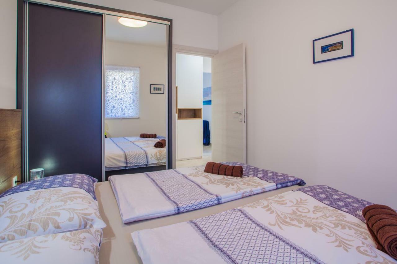 Apartmani Komesic Zubovici Exterior photo