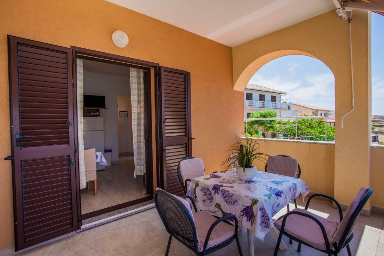 Apartmani Komesic Zubovici Exterior photo