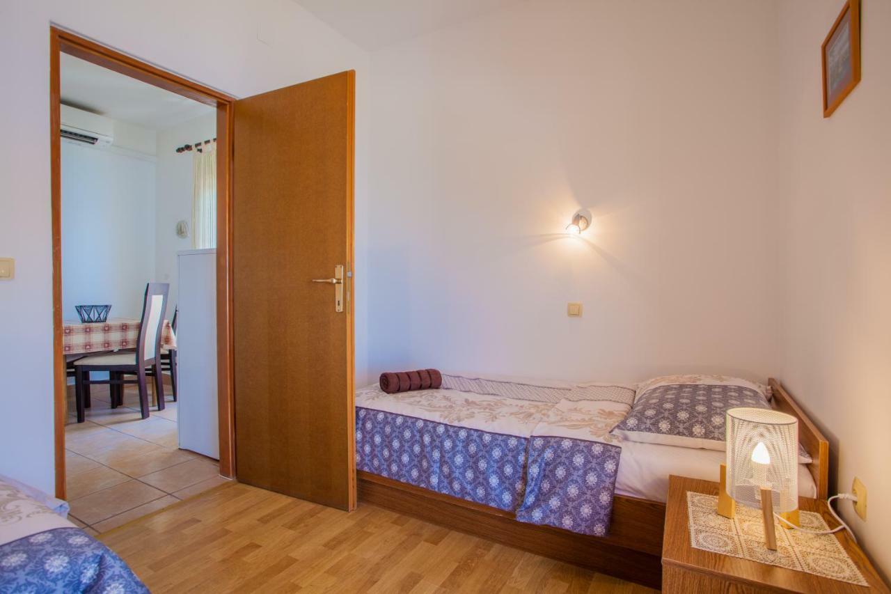 Apartmani Komesic Zubovici Exterior photo