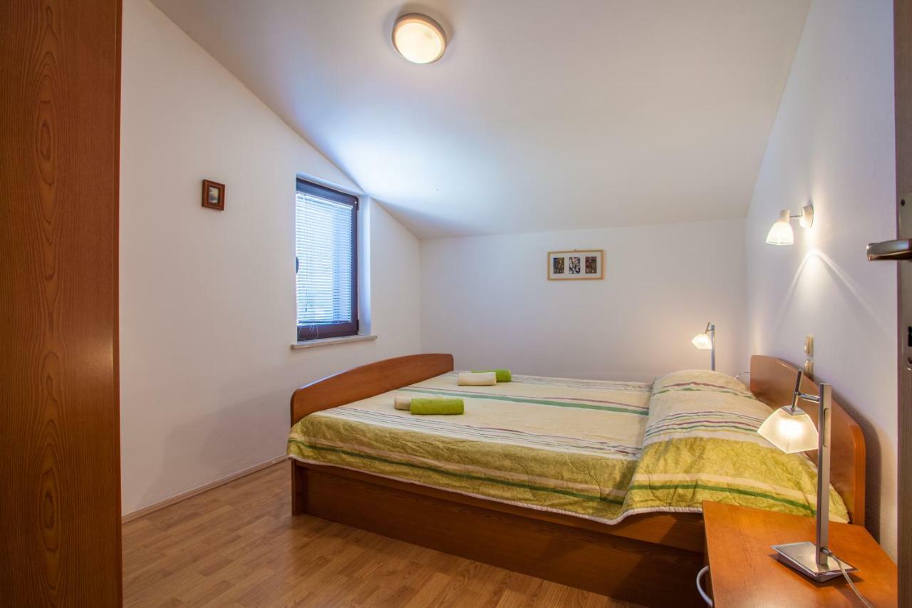 Apartmani Komesic Zubovici Exterior photo