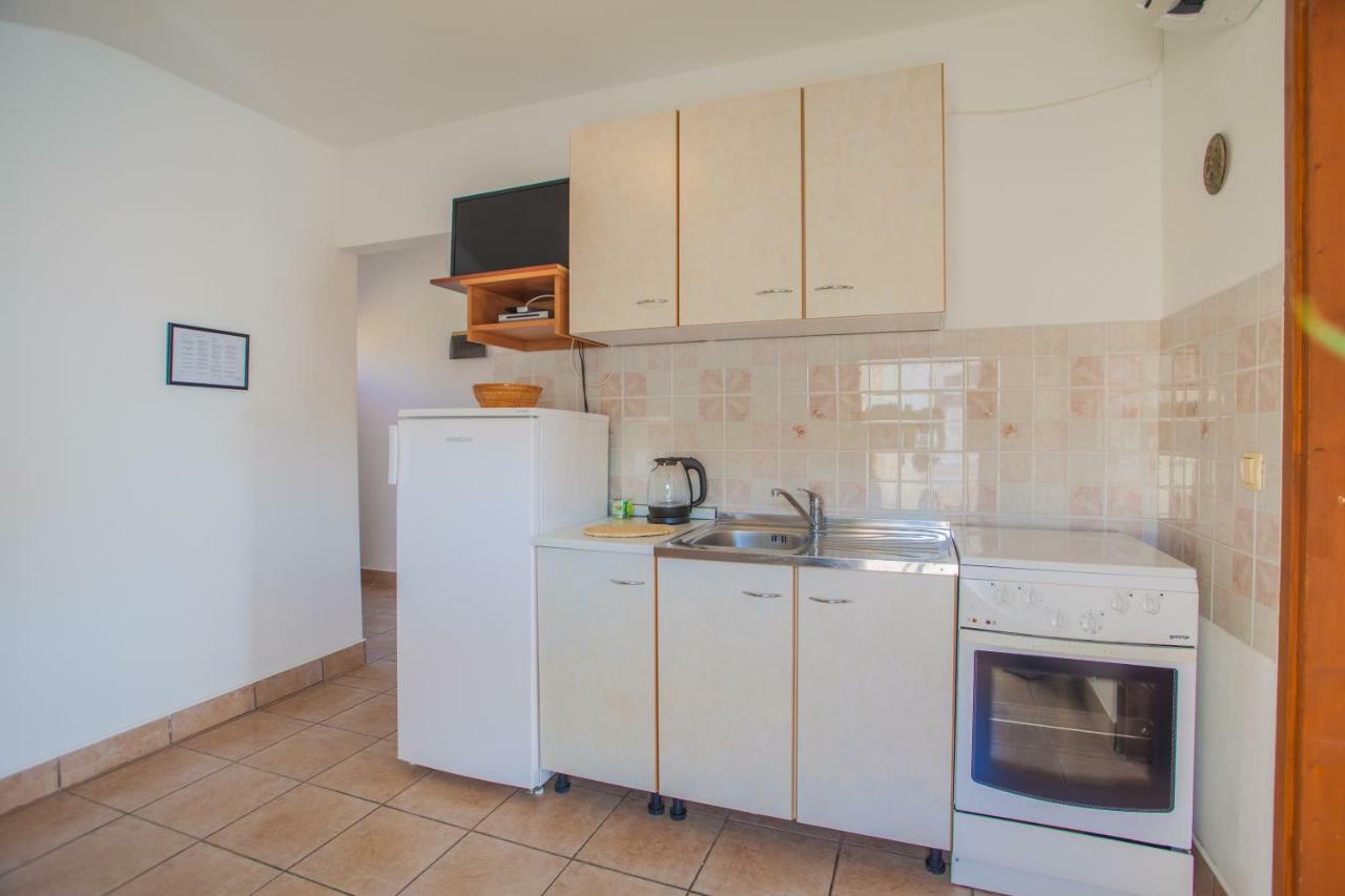 Apartmani Komesic Zubovici Exterior photo