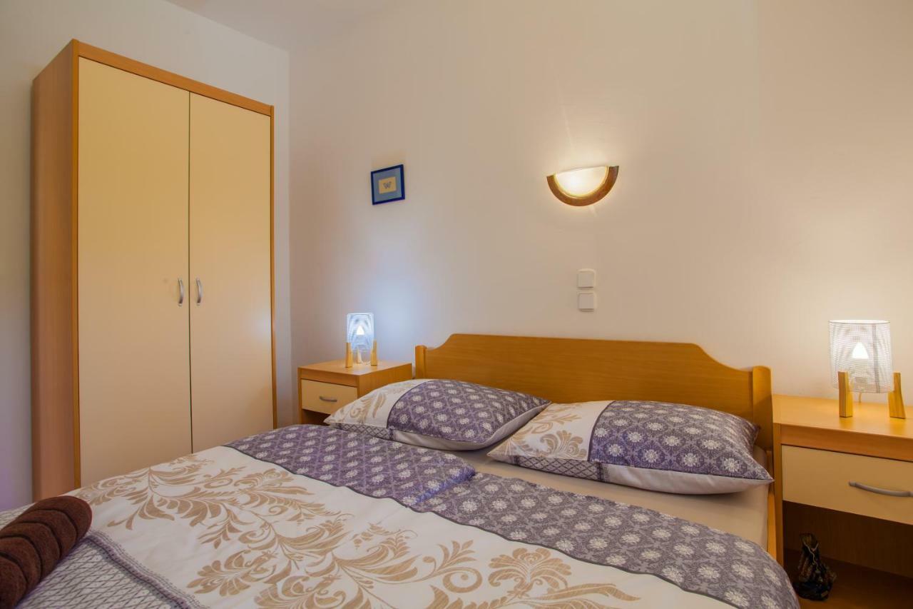 Apartmani Komesic Zubovici Exterior photo